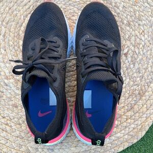 Nike Women's Black and Pink Sneakers